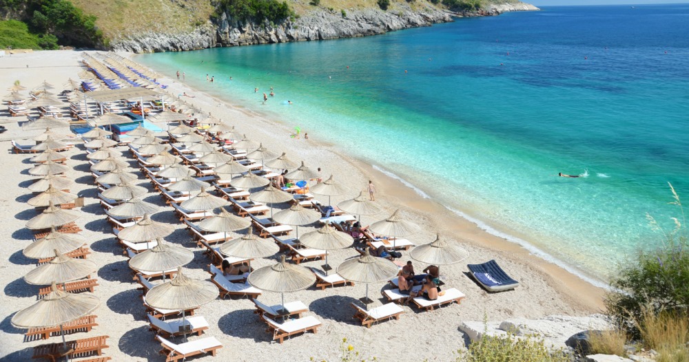 Pandemia nxiti pushimet brenda vendit, ndikimi qe pati turizmi ne ekonomi